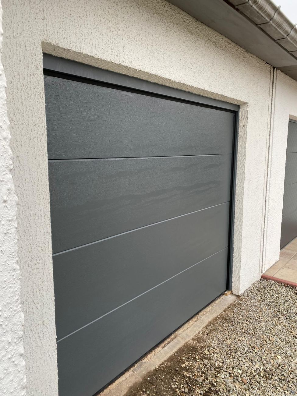 Porte de garage sectionnelle anthracite